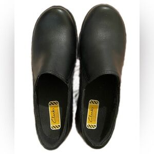 NWOT Clarks Black Leather Shoes  slip resistant sole Size 9